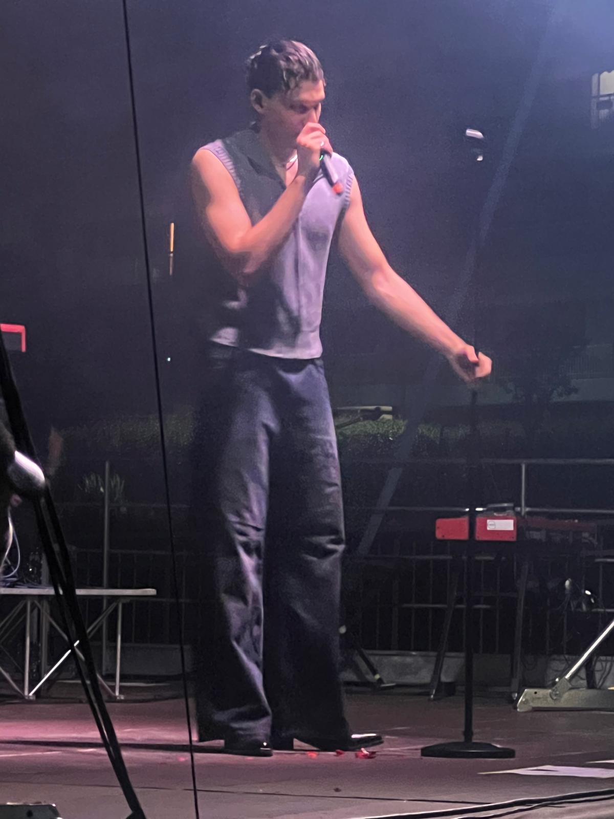 Nicolò Filippucci, torna a “casa” in concerto all’Arena 54 di Corciano, il tripudio dei suoi fans